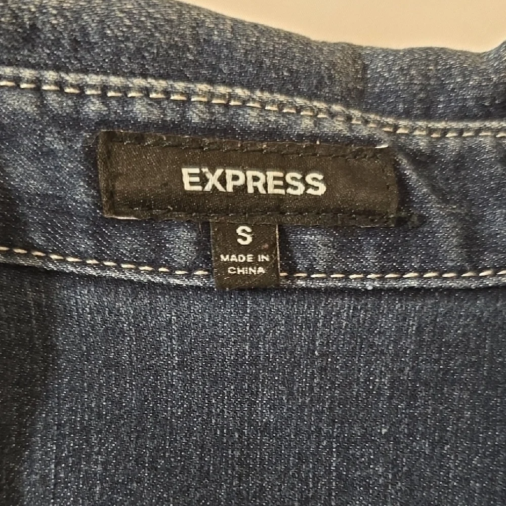 Express Denim Button Up Size Small - Picture 4 of 9